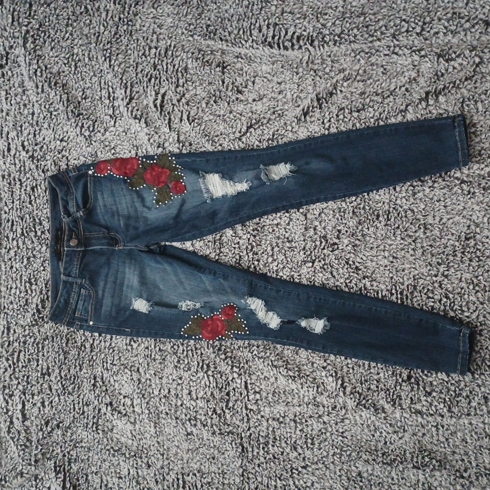 CRED NY Jeans 5/27 Strecth Distressed Embroidered Roses Dark Wash Pre-owned